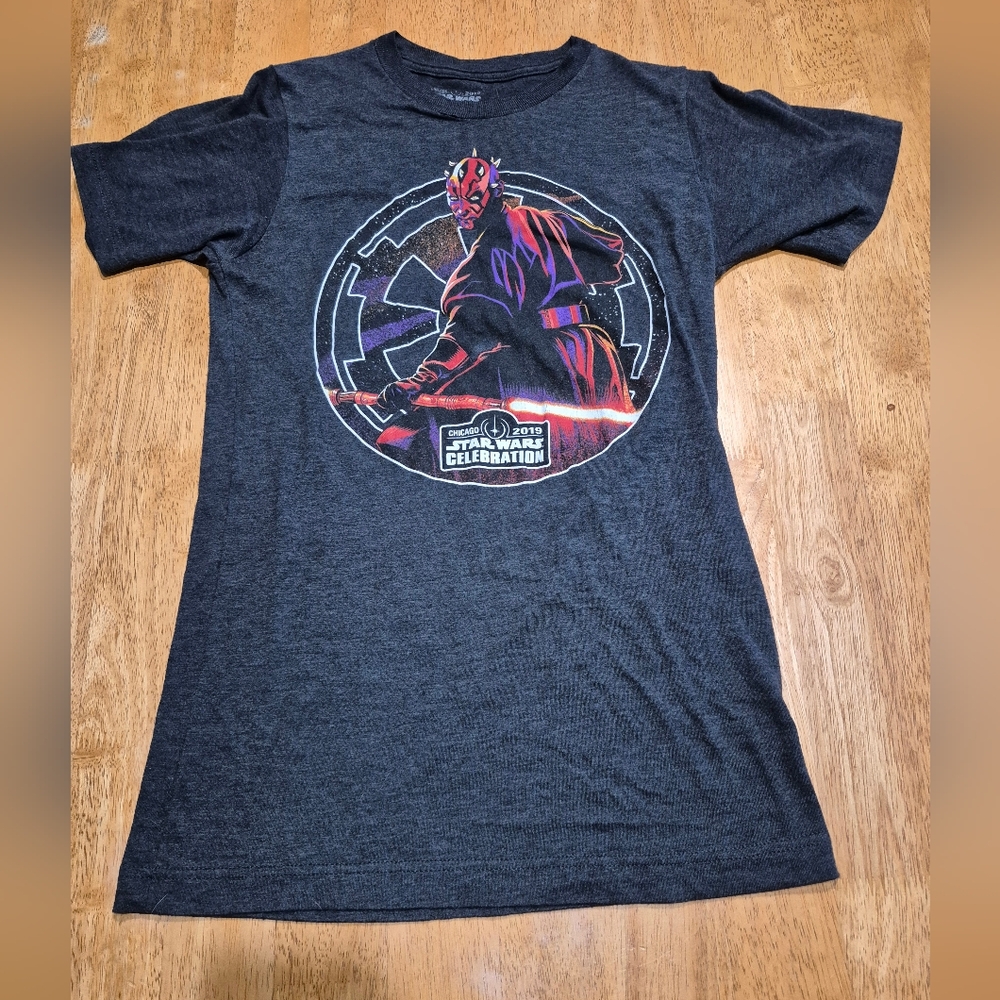 EUC Star Wars Celebration exclusive gray Darth maul T-Shirt top